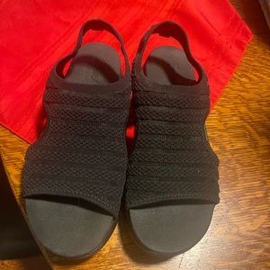 Sketchers comfortable sandals